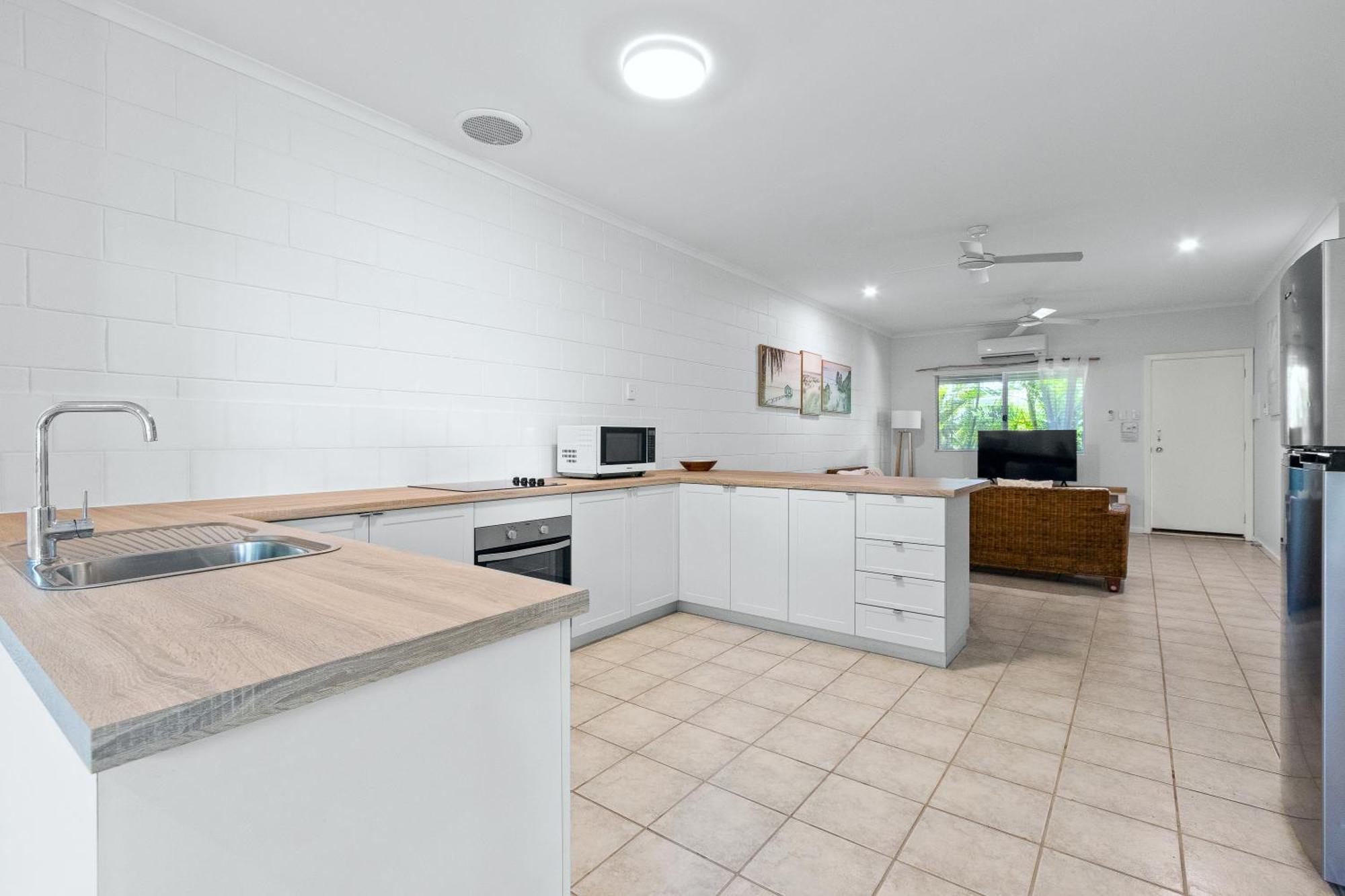 Cable Beachside Villas Broome Exteriör bild